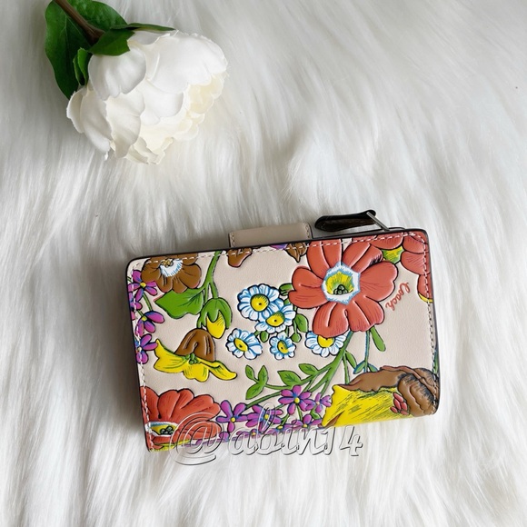NWT Coach Floral Print Medium Corner Zip Wallet - Picture 6 of 7